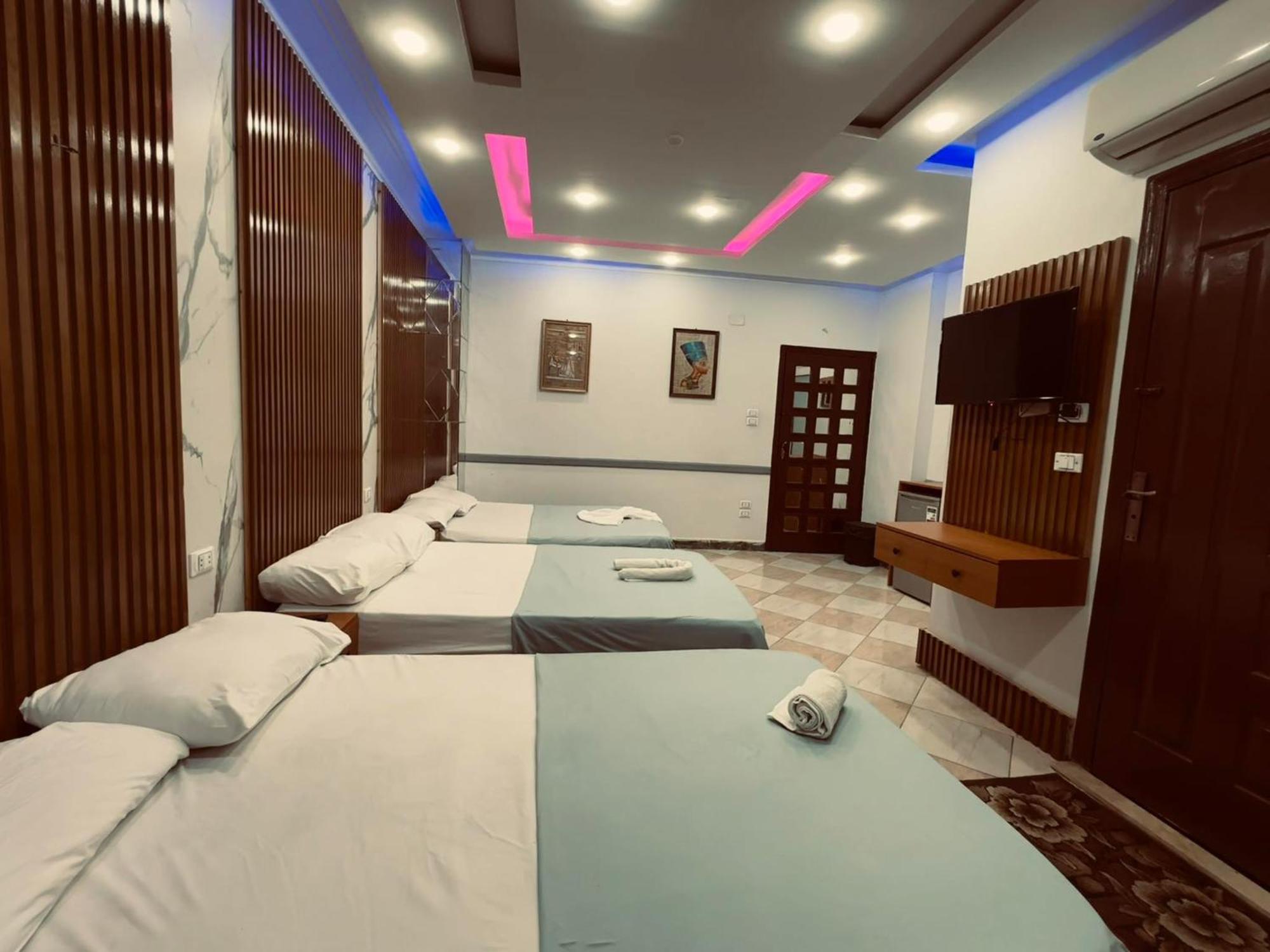 Ramesses Pyramids View Hotel 4*
